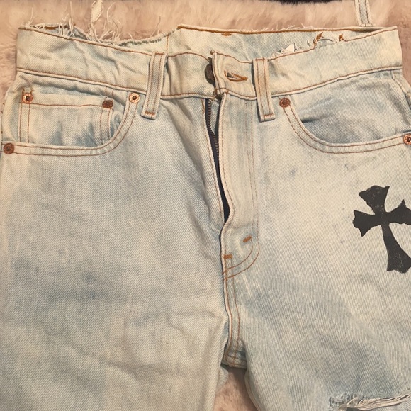 ✨bleached denim Levi’s jeans with black painted crosses✨ - Picture 3 of 8